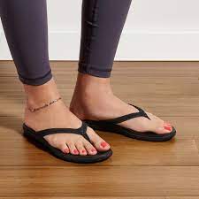 OluKai Ho'opio Women's Beach Sandal - Image 5